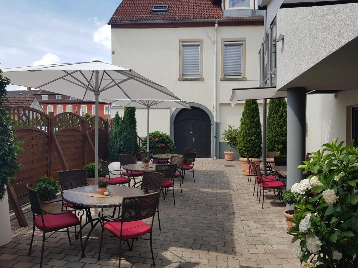 Hotel-Restaurant Pfaelzer Hof Edenkoben Eksteriør billede