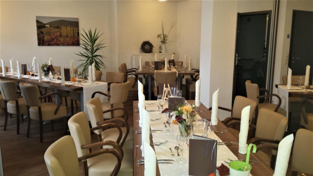 Hotel-Restaurant Pfaelzer Hof Edenkoben Eksteriør billede