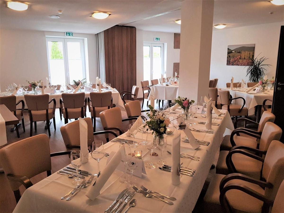 Hotel-Restaurant Pfaelzer Hof Edenkoben Eksteriør billede
