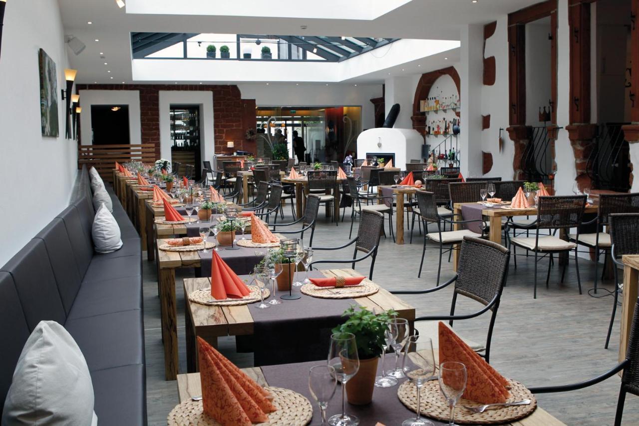 Hotel-Restaurant Pfaelzer Hof Edenkoben Eksteriør billede