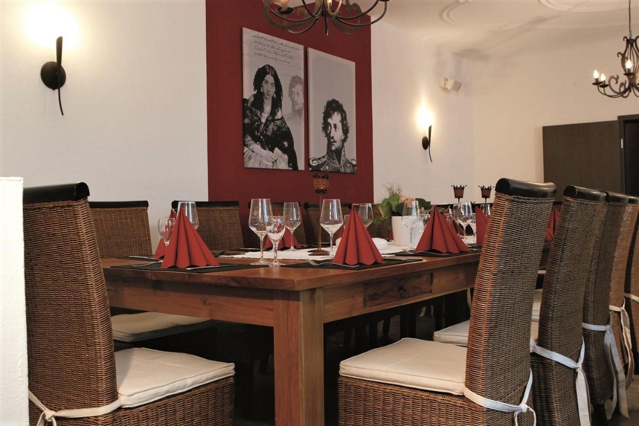 Hotel-Restaurant Pfaelzer Hof Edenkoben Eksteriør billede