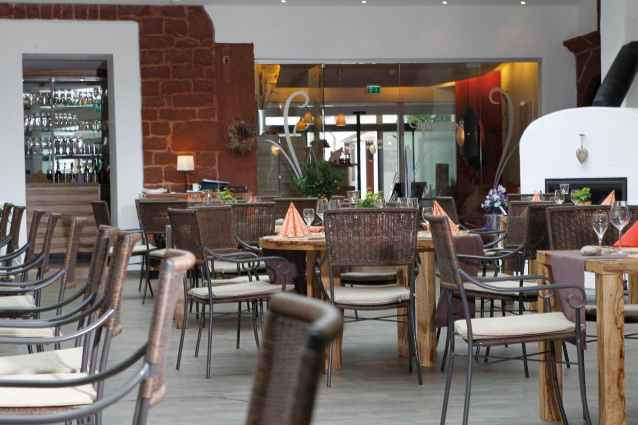 Hotel-Restaurant Pfaelzer Hof Edenkoben Eksteriør billede