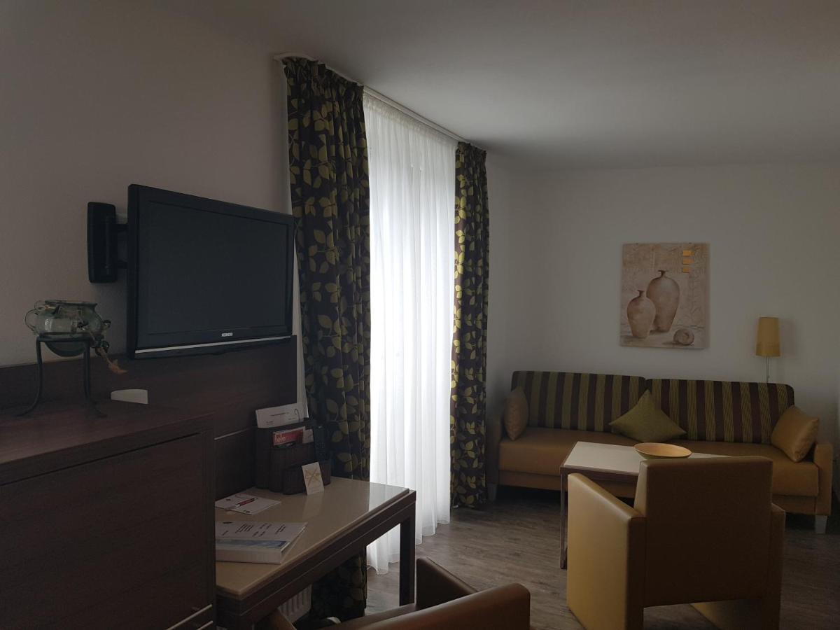 Hotel-Restaurant Pfaelzer Hof Edenkoben Eksteriør billede