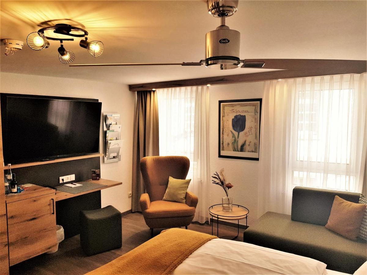 Hotel-Restaurant Pfaelzer Hof Edenkoben Eksteriør billede