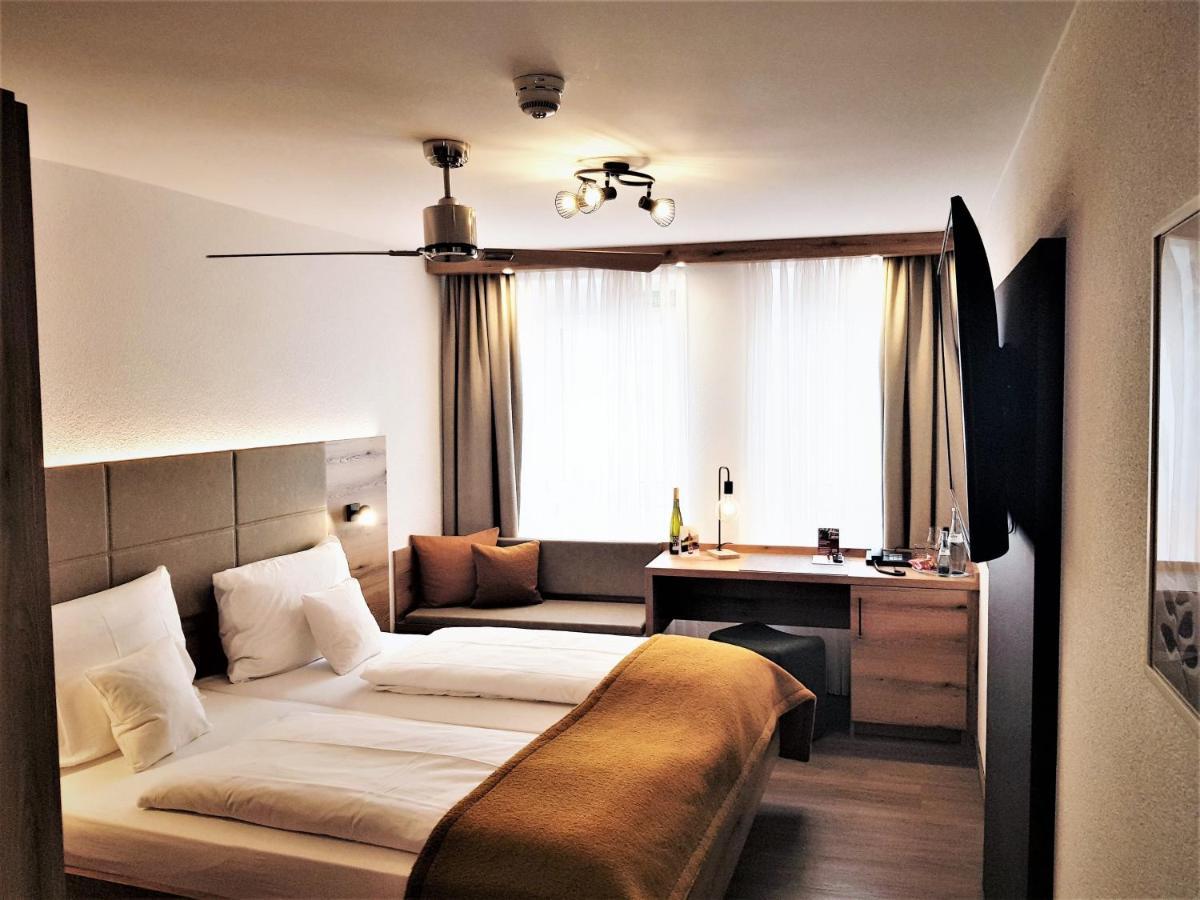 Hotel-Restaurant Pfaelzer Hof Edenkoben Eksteriør billede