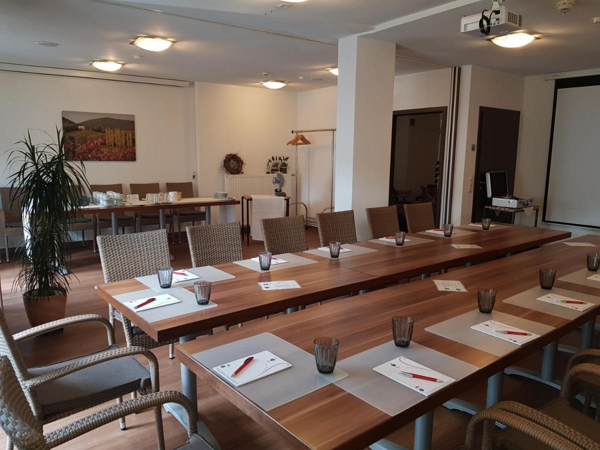 Hotel-Restaurant Pfaelzer Hof Edenkoben Eksteriør billede