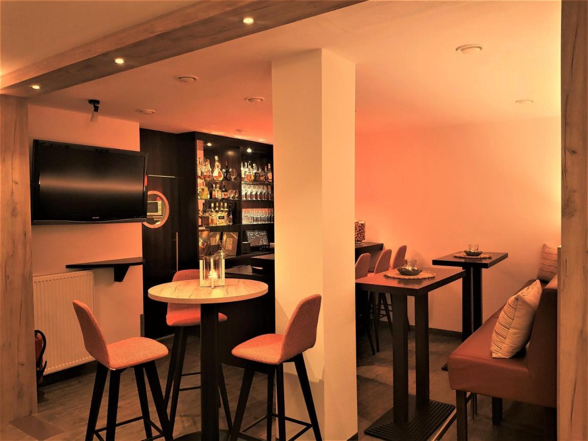 Hotel-Restaurant Pfaelzer Hof Edenkoben Eksteriør billede