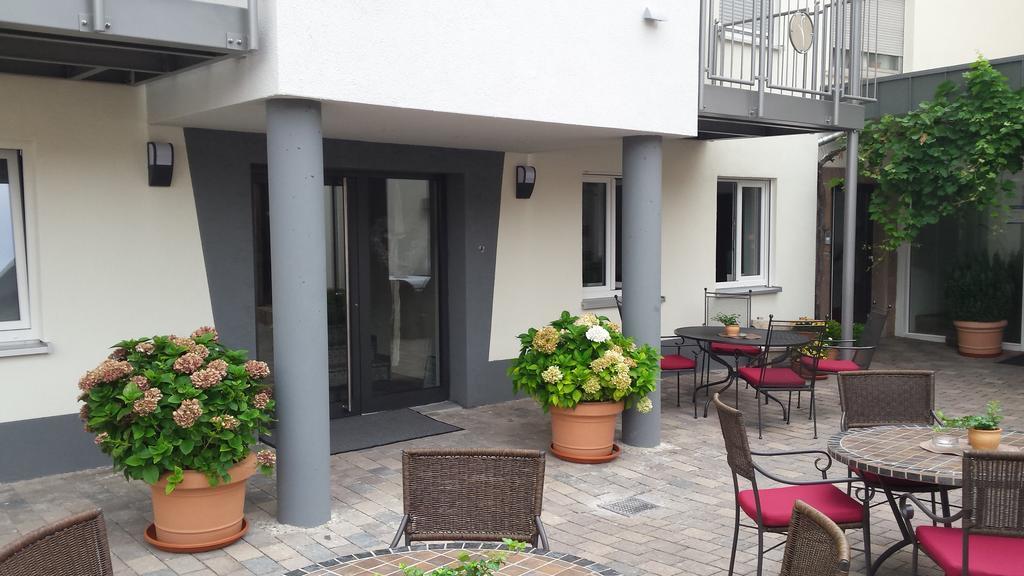 Hotel-Restaurant Pfaelzer Hof Edenkoben Eksteriør billede