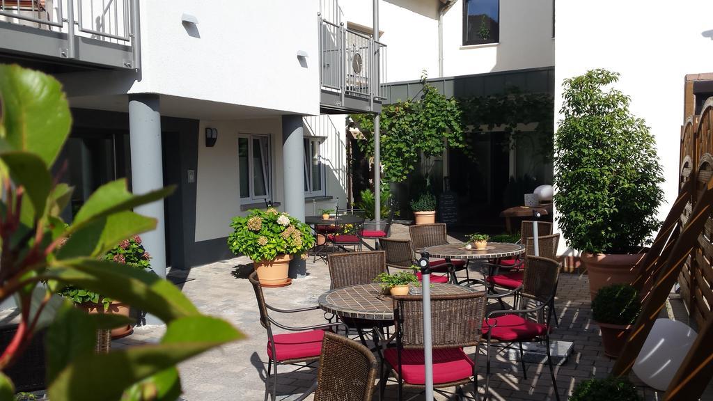 Hotel-Restaurant Pfaelzer Hof Edenkoben Eksteriør billede