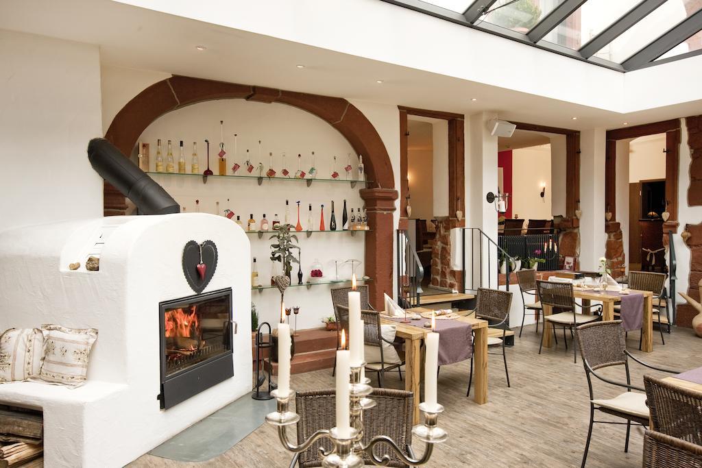 Hotel-Restaurant Pfaelzer Hof Edenkoben Eksteriør billede